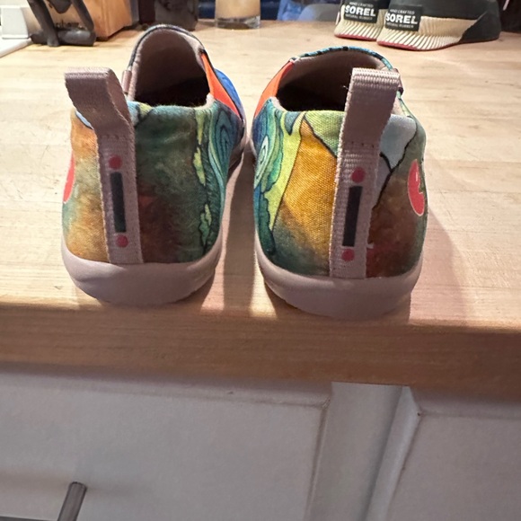 Uin women’s footwear in Porpoise Toledo. GUC size 6/36.5 - Picture 8 of 11